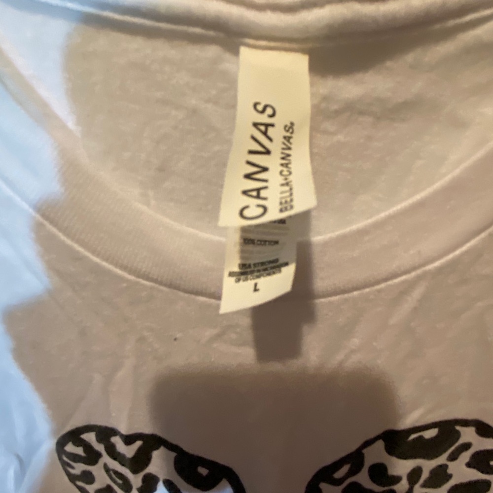tshirt - Picture 2 of 2